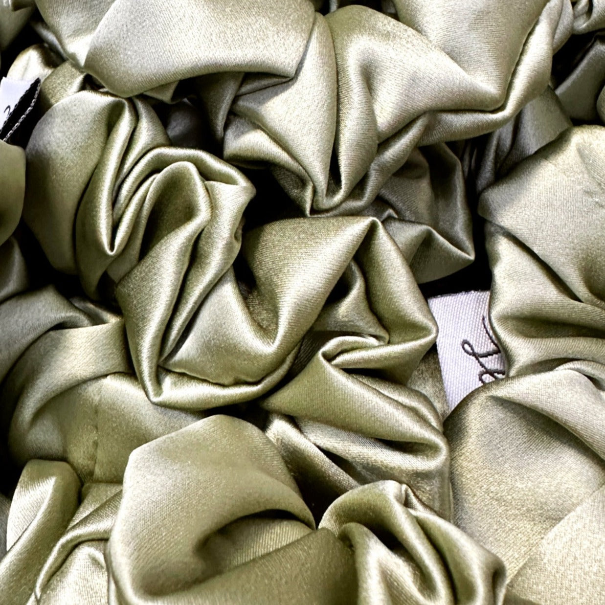 Síoda Silky 100% Mulberry Silk scrunchie size medium colour is Pear Green