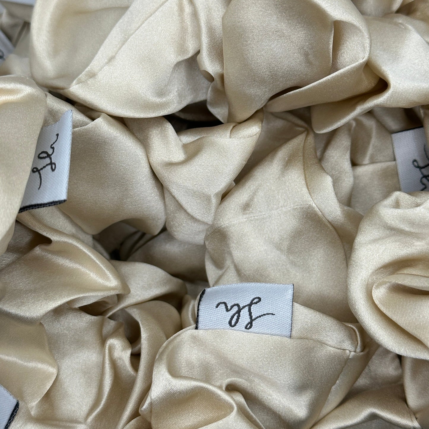 Síoda Silky 100% Mulberry Silk scrunchie size Large colour is Prosecco Gold