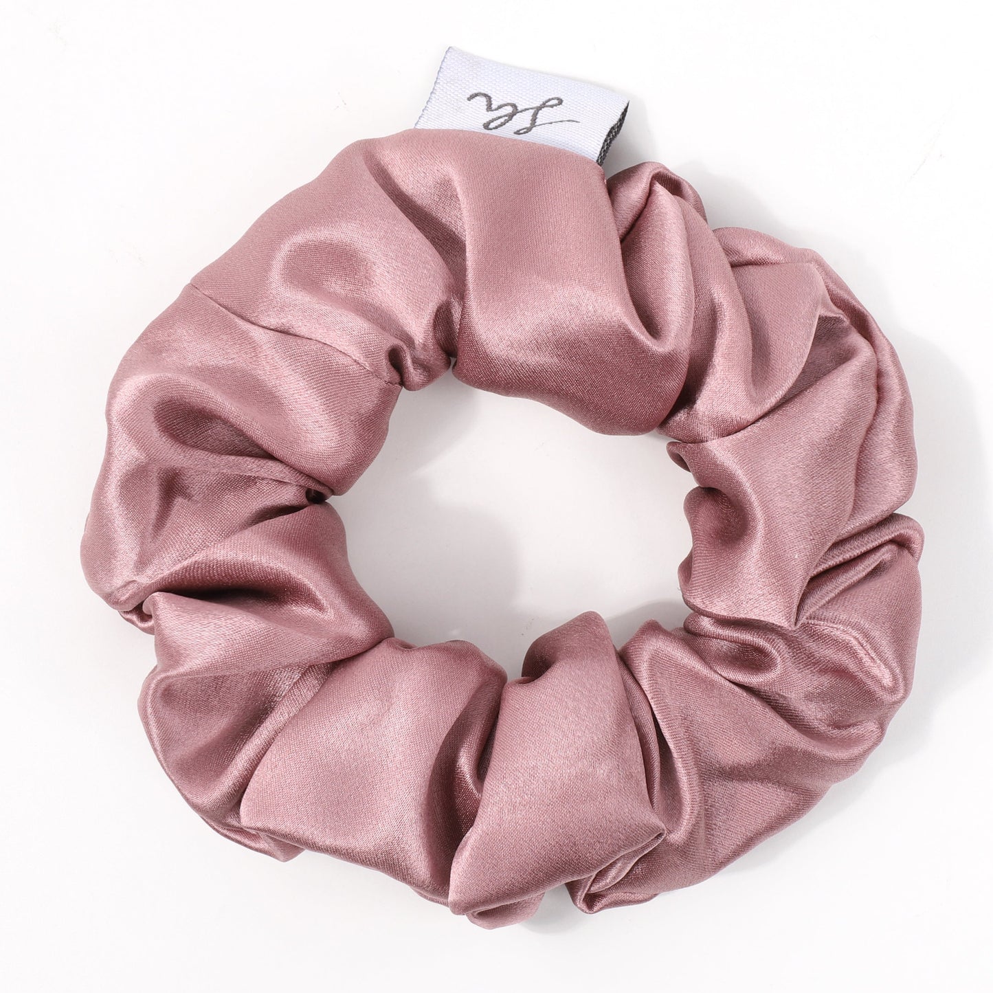 Síoda Silky 100% Mulberry Silk scrunchie size medium colour is Blush Pink